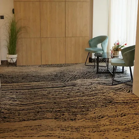 Azure Premium Basen Zewnetrzny Z Lezakami, Jacuzzi Apartment *