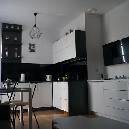 Azure Premium Basen Zewnetrzny Z Lezakami, Jacuzzi Apartment Kolberg