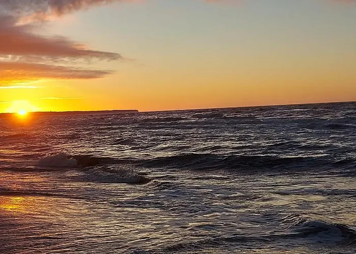 Azure Premium Basen Zewnetrzny Z Lezakami, Jacuzzi Apartment Kolberg