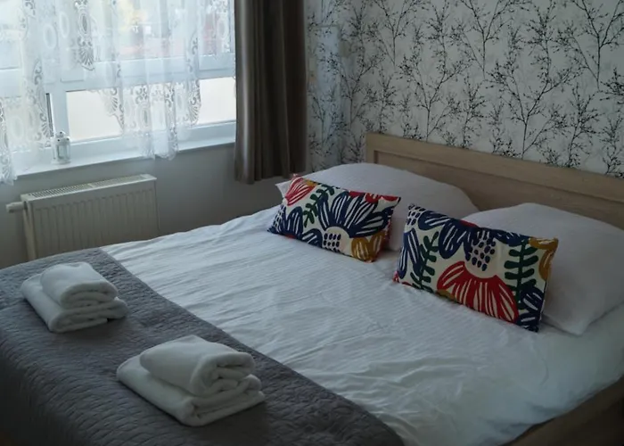 Azure Premium Basen Zewnetrzny Z Lezakami, Jacuzzi Kolberg