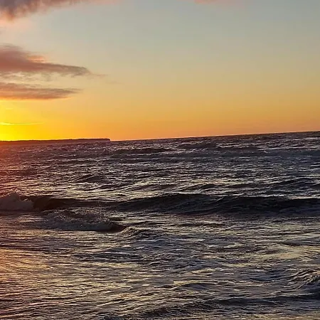 Azure Premium Basen Zewnetrzny Z Lezakami, Jacuzzi Apartment Kolobrzeg