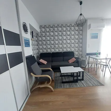 Azure Premium Basen Zewnetrzny Z Lezakami, Jacuzzi Kolobrzeg