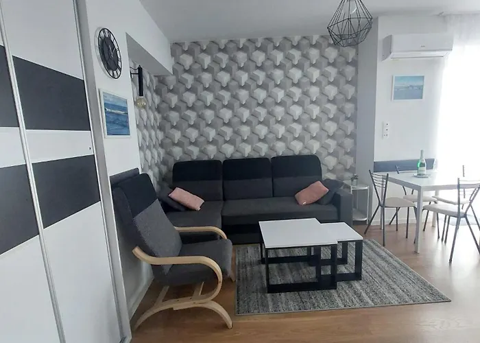 Azure Premium Basen Zewnetrzny Z Lezakami, Jacuzzi Kolobrzeg